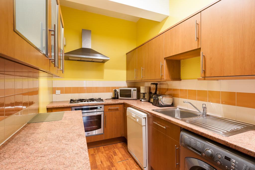 Pitt Street Apartment Beautiful Spacious Apartment Free Parking And Free Sanitizer Edinburgh Room photo